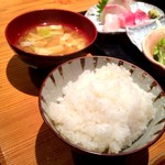 魚河岸 宮武 - お盆に乗り切らない御飯とみそ汁
