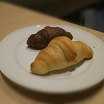 イタリアンバル アッソルッソ - パン食べ放題