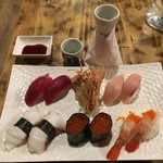 J Ramen & Sushi - 握り寿司と熱燗