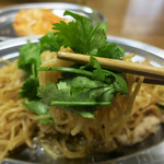 SAND - 濃厚な味わいにパクチーの風味が合います