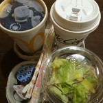 マクドナルド - アイスコーヒーとホットコーヒーとサラダ