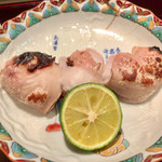 はらまさ - とらふぐの白子焼き。普通出てくる白子ってこの1/3ですよねー。