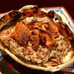 焼物：香箱蟹の甲羅焼き。ウニが載ってますね。