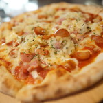 WINE&PIZZA HACHI - ポテサラピザ