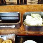 Oosaka Shinsekai Yamachan - キャベツとソース皿