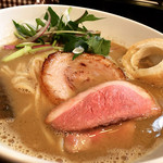 麺座 かたぶつ - 2016年12月30日
      鶏灰湯1,100円
      限定麺150食
      