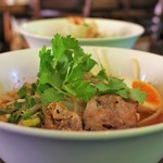 よしもと食堂 - 胡麻辛味噌そば＋パクチー