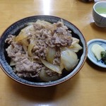 三井食堂 - 優しい味の”牛肉丼”。