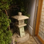 初音鮨 - 外の置物