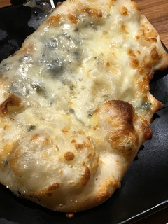 Watami - 2017年1月  酪農ピザ 4種チーズのピザ・クワトロ
