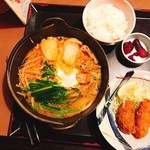 味の民芸 - ピリ辛チゲ鍋うどん+カキフライセット