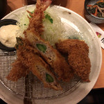 Katsutomi - 海老とアスパラ肉巻とカキ定食