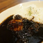 Akebiya Kohi - ブラックカレー（黒ごま、黒こしょう、ココア、マンゴー、バナナ）　750円