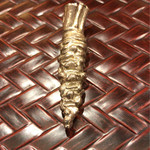 鮨 鈴木 - 箸置きはお初の山葵であった。