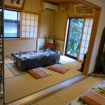 シーズンカフェ 茶の間 - 店内