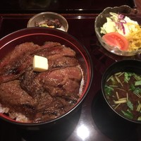 赤坂 津つ井 総本店 - 名物ビフテキ丼