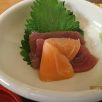 和ぐるめ - お刺身はマグロとサーモン
