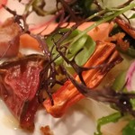 アノニム - モッツァレラチーズと神戸市内で採れた有機野菜のサラダ