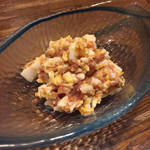 味ごよみ宮田 - 酒盗とゆで卵の和え物
      
      私はクリームチーズと酒盗がいいなぁ・・