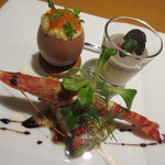 ポン ピエール - 【オードブル盛り合わせ】（瞬間燻製サーモンのテリーヌ・フォアグラのムース・トリュフクリームソース・冷製フレンチスクランブルエッグ）