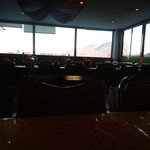 レストラン やまびこ - 蓼科山をバックにしたら逆光になってしまった。