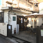 高円寺麦酒工房 - 【2017年01月】店舗外観、民家の一階が店舗です。