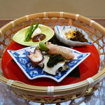 御料理 寺沢 - 蒸し鮑や蛸の柔らか煮等の前菜盛合せ