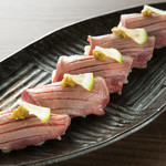 牛タン専門店 濱たん - 極上部位のタン元を軽く炙った、にぎり寿司。塩とゆず胡椒で是非！
