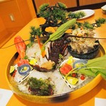 Shimoda Sentoraru Hoteru - 夕食：お造り2人前（伊勢海老のお造り、本鮪、サザエ、スルメ烏賊、地魚（赤ハタ）の姿造り