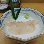 浅草じゅうろく - 青森天然鮃昆布〆。