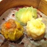 一層樓 - しゅうまい３種セイロ盛り