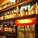 Mukashibanashi - 店内には日本酒、地酒がズラリ☆魔王、村尾、十四代などプレミア酒も！