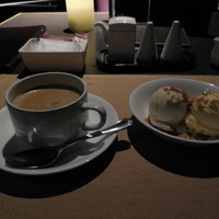 ビューアンドダイニングザスカイ - 　バニラとほうじ茶のアイスクリームです。