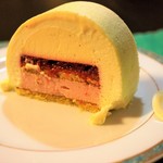 パティスリー・パリセヴェイユ - シトロンヴェール・フレーズ　5,200円　断面
      