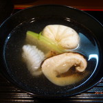 御椀（鱧の茶巾しぼりに、鱧と松茸）