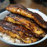 鰻丼（上・3800円）