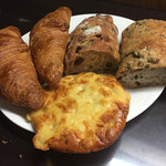 PAUL 神戸元町店 - ワゴンセールで購入したパン達  どれでも5個¥1000♪