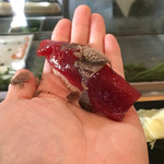 鮨松榮 - 鮪の黒トリュフがけ