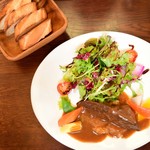 ビストロ オランジュ - ～Bistrot Orange～
            牛タンの赤ワイン煮込み