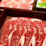 美山 - 牛肉、豚肉食べ放題コース 1980円（税別）の牛肉