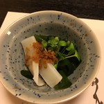 小料理桜 - イカと若布を生姜醤油で