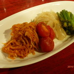 農家直送季節の自家製キムチとナムルの盛合せ 