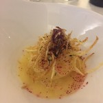 Bistrot 64 - ジャガイモを揚げたパスタの下に歯触りの良いジャガイモが隠れてます