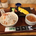 昔ながらの喫茶店 友路有　 - しらす丼