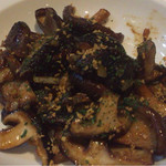 酒場わたなべ - 椎茸ガーリックソテー
      肉厚でお酒に合うんだなぁ。