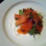 フレンチシェフ たにかわ - 前菜（スモークサーモン）