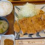 とんかつきのや - 特選ジャンボロースかつ定食1,380円。