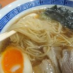 らーめん道 山くま屋 - のど越しの良いストレート麺です