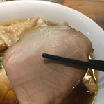 ラーメン屋 トイ・ボックス - 贅沢なロース芯だけのチャーシュー