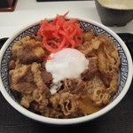 Yoshinoya - 牛丼と半熟玉子